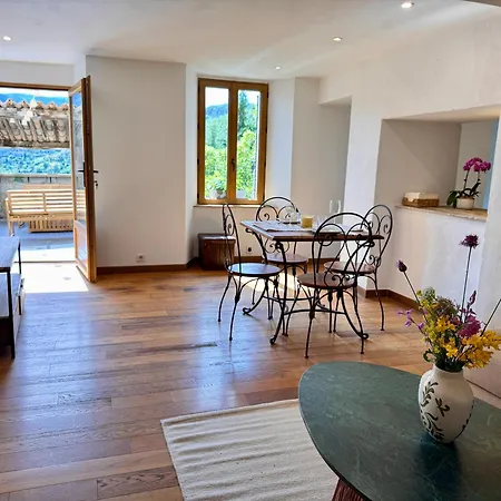 Portail Sainte Marie Montbrun-les-Bains